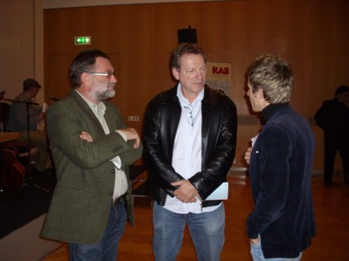 Bernhard Wappis (r.) bei einem gemeinsam mit dem Kath. Familienwerk organisierten Kärntner Männertag im Gespräch mit Jochen Bendele (m.) und Harald Unterberger. (© Foto: Unterlercher) Bernhard Wappis (r.) bei einem gemeinsam mit dem Kath. Familienwerk organisierten Kärntner Männertag im Gespräch mit Jochen Bendele (m.) und Harald Unterberger. (© Foto: Unterlercher)