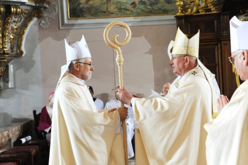 Škof Marketz prejema škofovsko palico (Gotthardt) Škof Marketz prejema škofovsko palico (Gotthardt)