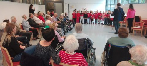 Die 1b-Montessori-Klasse&nbsp;der Theodor-Körner-Schule besuchte das Haus Martha. (Foto: KFW/Unterlercher)