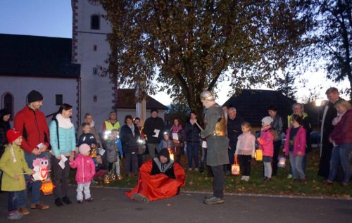 Rund um den Martinstag finden in zahlreichen Kärntner Pfarren Martinsumzüge und Martinsspiele statt (im Bild: Martinsspiel 2018, Pfarre Klagenfurt-St. Martin). Foto: Pressestelle Rund um den Martinstag finden in zahlreichen Kärntner Pfarren Martinsumzüge und Martinsspiele statt (im Bild: Martinsspiel 2018, Pfarre Klagenfurt-St. Martin). Foto: Pressestelle