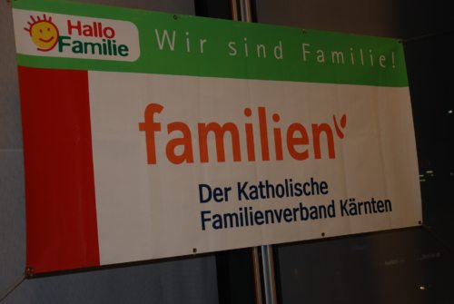 Wir sind FAMILIE (© Foto: Kattnig Gudrun ) Wir sind FAMILIE (© Foto: Kattnig Gudrun )