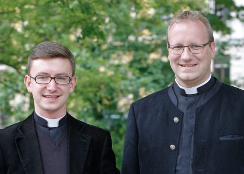 Die Weihekandidaten:  Mag. Dr. Christoph Kranicki (li.) und Mag. Martin Edlinger (© Foto: Pressestelle / Eggenberger)