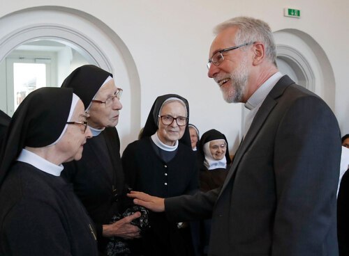 Bischof Marketz lädt die Kärntner Ordensfrauen und -männer zur gemeinsamen Feier des “Tages des geweihten Lebens“ ein.<br />
Archivfoto Ordenstag 2020: Diözesan-Pressestelle/Eggenberger