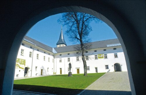 Samostan v Osojah - prizorišče Koroškega poletja (Škofijski tiskovni urad/Assam) Samostan v Osojah - prizorišče Koroškega poletja (Škofijski tiskovni urad/Assam)
