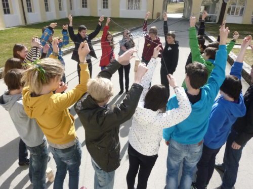 Schulklassen bei einem Orientierungstag (© Foto: KJ)