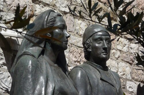 Darstellung der Eltern des Franziskus in Assisi<br />
Foto: P. Emmanuel-Maria Fitz OFM Darstellung der Eltern des Franziskus in Assisi<br />
Foto: P. Emmanuel-Maria Fitz OFM