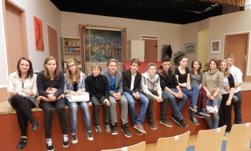 Jugend im heimischen Theater in Weißenstein (© Foto: Sabine Zehentner)