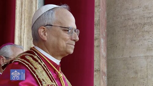 Kardinal Robert Prevost je papež Leo XIV. (slika: posnetek z zaslona - Vatican Media) Kardinal Robert Prevost je papež Leo XIV. (slika: posnetek z zaslona - Vatican Media)