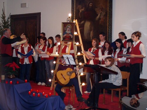 Engelbert Hofer mit dem Chor Vocation in Klosterneuburg (Foto: Pfarrachiv 2002)
