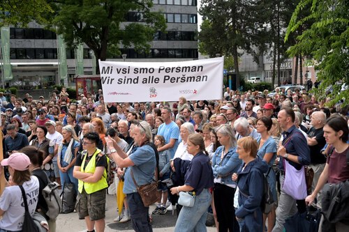 Bildunterschrift (Bildrechte sind zwingend anzugeben!) Bildunterschrift (Bildrechte sind zwingend anzugeben!)