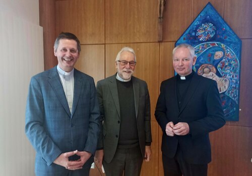 vlnr: Dompfarrer Peter Allmaier, Bischof Josef Marketz und Dechant Herbert Burgstaller (Foto: M. Kapeller)