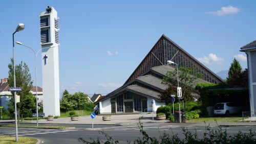 Vor 50 Jahren wurde die Pfarrkirche St. Theresia im Klagenfurter Stadtteil Welzenegg geweiht. Foto: Pichler Vor 50 Jahren wurde die Pfarrkirche St. Theresia im Klagenfurter Stadtteil Welzenegg geweiht. Foto: Pichler