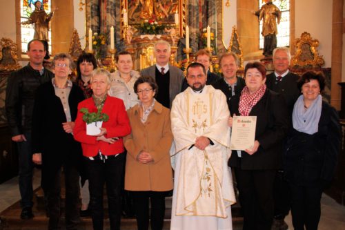 Pfarrgemeinderat St. Stefan sowie Ehrengäste bei der Amtseinführung am 23. April 2017.<br />
Nicht am Foto: Diakon Michael Ebner und Edeltraud Trapp. (© Foto: Renate Ebner).