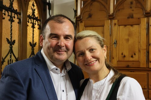 Die zwei neuen Postulanten Ljubica und Marko feierten am selben Tag der Aufnahme in den Dritten Orden ihren 30. Hochzeitstag! Wir wünschen ihnen Gottes Segen!<br />
Foto: P. Emmanuel-Maria Fitz OFM