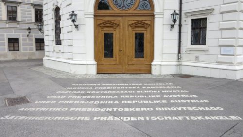 Bildunterschrift (Bildrechte sind zwingend anzugeben!) Bildunterschrift (Bildrechte sind zwingend anzugeben!)