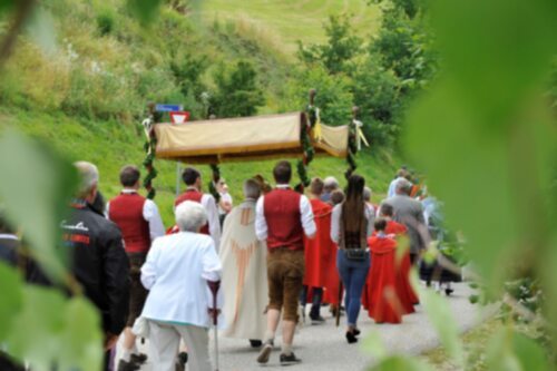 Številne procesije na praznik Sv. Rešnje telo (Nedelja)