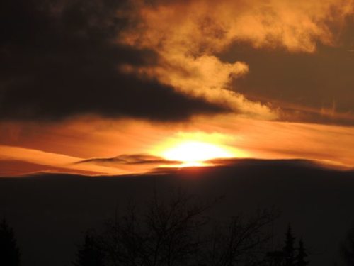 Herrlicher Sonnenaufgang am 1. Jänner 2014. (© Foto: Pfr. Josef Damej)