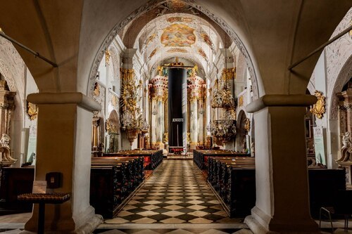 Bildunterschrift (Bildrechte sind zwingend anzugeben!) Bildunterschrift (Bildrechte sind zwingend anzugeben!)