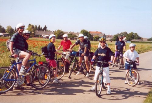 Die DSG begleitete die Sportler 2001 auch der Radwanderung im Burgenland (©DSG Kärnten)