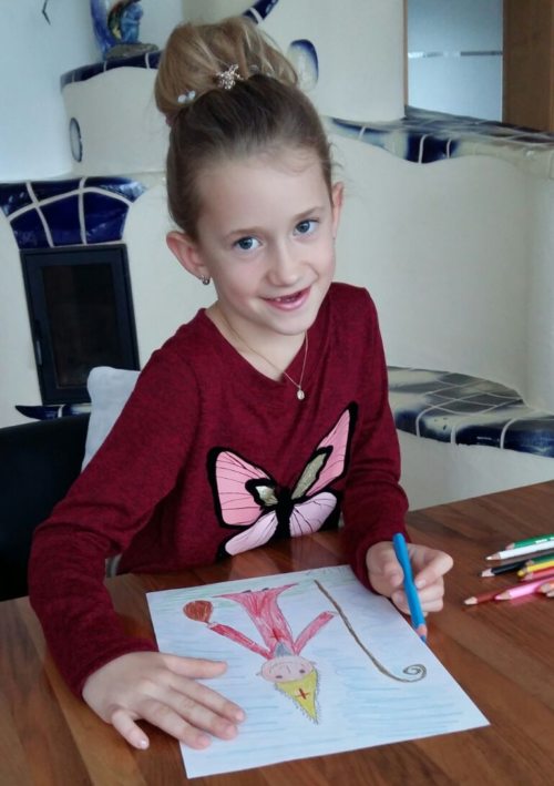 Julia Sagl aus der VS St. Michael im Lavanttal hatte große Freude daran, ein Bild vom Heiligen Nikolaus zu zeichen! (© Foto: Julia Sagl) Julia Sagl aus der VS St. Michael im Lavanttal hatte große Freude daran, ein Bild vom Heiligen Nikolaus zu zeichen! (© Foto: Julia Sagl)