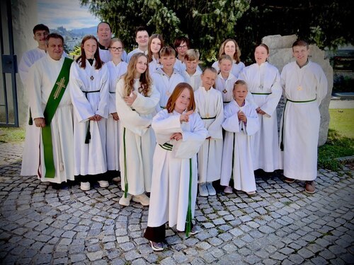 Unsere Ministrant:innen sagen Danke! (Foto: Peter Artl, PAss.)