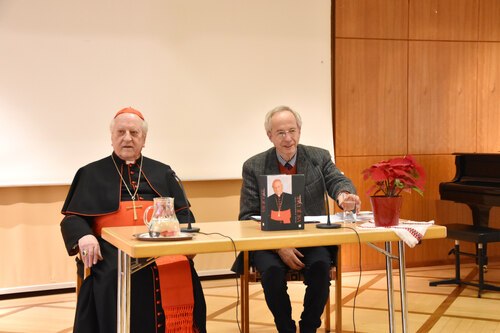 Bildunterschrift (Bildrechte sind zwingend anzugeben!) Bildunterschrift (Bildrechte sind zwingend anzugeben!)