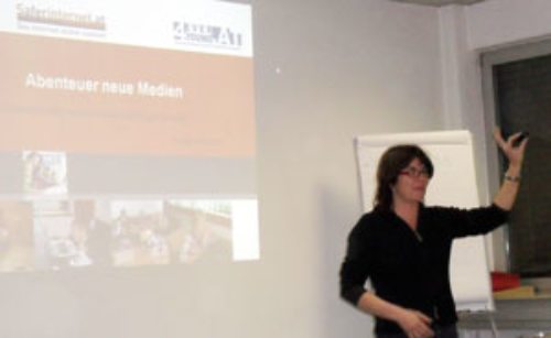 Eine leidenschaftliche Referentin: Sonja Mitsche, Geschäftsführerin von 4everyoung.at (© Foto: Unterlercher)