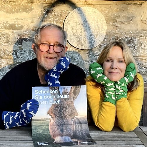 Das Schauspielerpaar Harald Krassnitzer und Ann-Kathrin Kramer unterstützen die Aktion der Caritas. (Foto: Caritas)