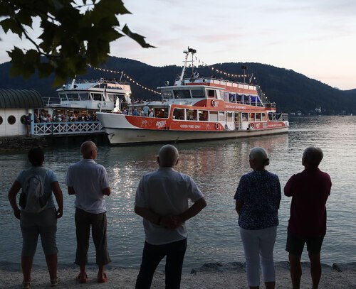 Zur Marienschiffsprozession mit vielfältigem Rahmenprogramm bei den Anlegestelle werden auch heuer wieder tausende Besucherinnen und Besucher erwartet. Foto (Schiffsprozession 2024): Diöezsan-Pressestelle/Eggenberger