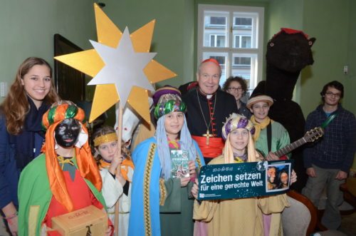 Sternsinger/innen bei Kardinal Schönborn (© Foto: Archiv: Jungschar)