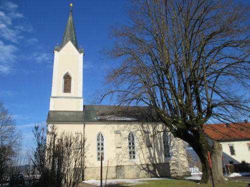 Filialkirche St. Peter | Podružnica Šentpeter<br />
Foto: © Pfarrarchiv