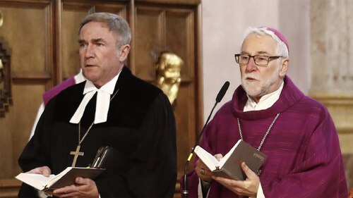 Superintendent Manfred Sauer (li) und Bischof Josef Marketz (re) - Archivfoto: Pressestelle/Eggenberger