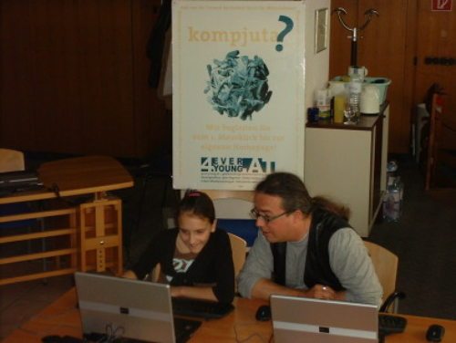 Eltern sollten sich gemeinsam mit den Kindern über das Internet informieren. (© Foto: Mitsche)