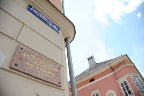 Spominska plošča v spomin Francetu Prešernu v Celovcu (Nedelja) Spominska plošča v spomin Francetu Prešernu v Celovcu (Nedelja)