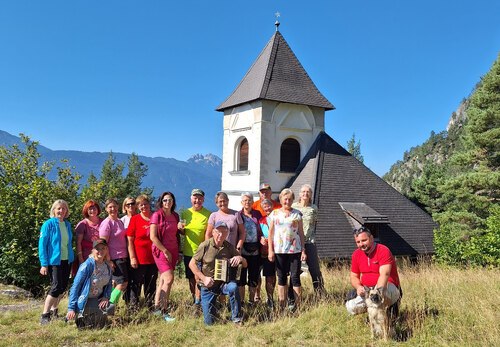 Gläubige aus der Pfarre St. Georgen mit Pfarrer Martin in Steben. (Bild: Sonja Kucher) Gläubige aus der Pfarre St. Georgen mit Pfarrer Martin in Steben. (Bild: Sonja Kucher)
