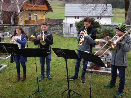 St. Paul: <em>blechhaufen junior</em> bei der Agape. (Bild: Gabriele Urbanz)