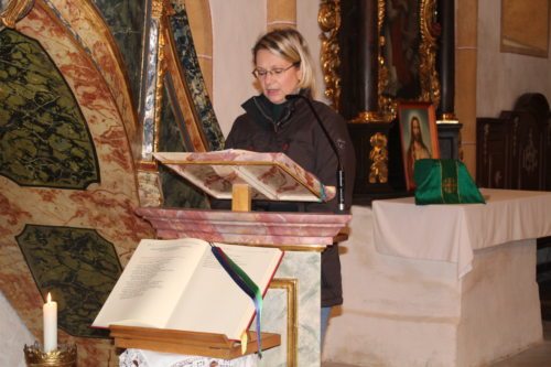 Cornelia Jarnig-Hebein überbrachte den Gläubigen die Botschaft der Heiligen Elisabeth. (Bild: Peter Sternig). Cornelia Jarnig-Hebein überbrachte den Gläubigen die Botschaft der Heiligen Elisabeth. (Bild: Peter Sternig).