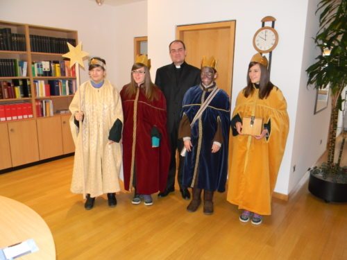 Sternsinger in Südtirol zu Gast bei Ivo Muser, Bischof der Diözese Bozen-Broxen  (© Foto: Katholische Jungschar Südtirol)