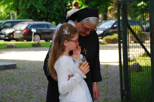 Ein offenes Ohr für ihre Schützlinge: Sr. Daniela<br />
(Foto M. Biber)