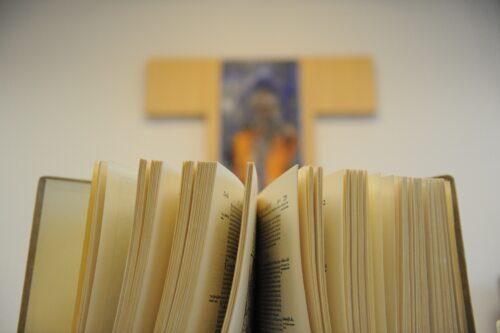 Sv. pismo za obhajanje bogoslužja doma (Gotthardt) Sv. pismo za obhajanje bogoslužja doma (Gotthardt)