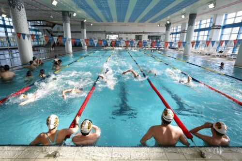 Klaus freut sich schon wieder auf das gemeinsame Training in seinem Wassersportverein.