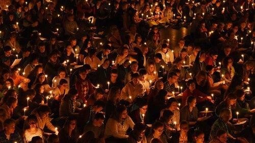 Gebet, Meditation und Gesang stehen im Mittelpunkt der Taizé-Jugendtreffen. Foto: Pressestelle Gebet, Meditation und Gesang stehen im Mittelpunkt der Taizé-Jugendtreffen. Foto: Pressestelle