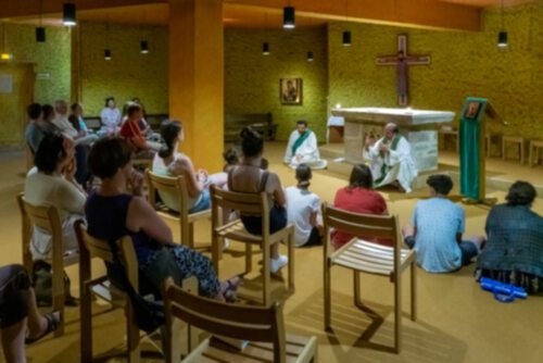 Gottesdienst in der Krypta (KJ Kärnten/B.Wagner) Gottesdienst in der Krypta (KJ Kärnten/B.Wagner)