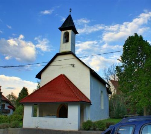 Kirche Techanting (© Foto: Frank Hannes)