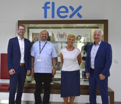 Pfarre Althofen zu Besuch<br />
bei flex ceo