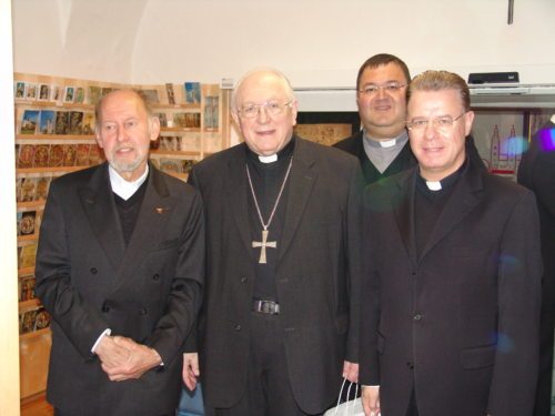 Besuch im Domladen Stift Gurk (v.l.n.r.: Dechant Rossmann , Nuntius Zurbriggen, Stiftspfarrer Kalidz, Nuntional Kühn) (© Foto: Stift Gurk)