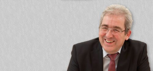 Der Regensburger Bibelwissenschaftler Christoph Dohmen im SONNTAG-Interview zur revidierten Einheitsübersetzung und Rätseln und Hintergründigem in der Bibel (© Foto: SONNTAG / Georg Haab) Der Regensburger Bibelwissenschaftler Christoph Dohmen im SONNTAG-Interview zur revidierten Einheitsübersetzung und Rätseln und Hintergründigem in der Bibel (© Foto: SONNTAG / Georg Haab)