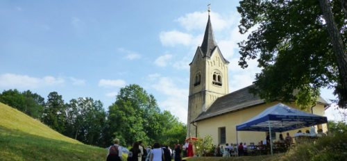 In allen Kärntner Pfarren werden die Kirchtage in und außerhalb der Kirche ganz besonders gefeiert. Hier finden Sie eine Linkliste zu den Kirchtagsberichten. (© Foto: Ursula Modritsch - Kirchtag in St. Margarethen bei Köttmannsdorf)