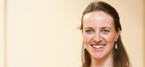 Magdalena Holztrattner, die Leiterin der Katholischen Sozialakademie Österreich, im “Sonntag“-Gespräch zu den Verlierern der Krise, Glaube und Wirtschaft und Orientierungshilfen aus der Katholischen Soziallehre (© Foto: SONNTAG / Haab)