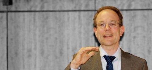 Der Wiener Theologe Jan-Heiner Tück im SONNTAG-Interview zum Fronleichnamsfest, dessen hochaktuellen theologischen Impulsen und über die Schwierigkeit, sie in der überkommenen liturgischen Form zu verstehen. (© Foto: Georg Haab / SONNTAG)